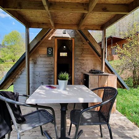 Camping Les Vernieres La Bourboule Sancy Bagian luar foto