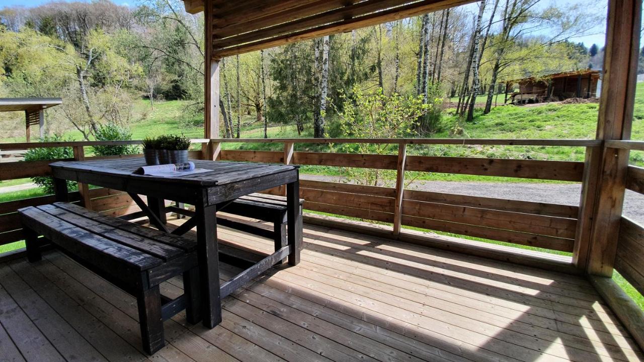 Camping Les Vernieres La Bourboule Sancy Bagian luar foto