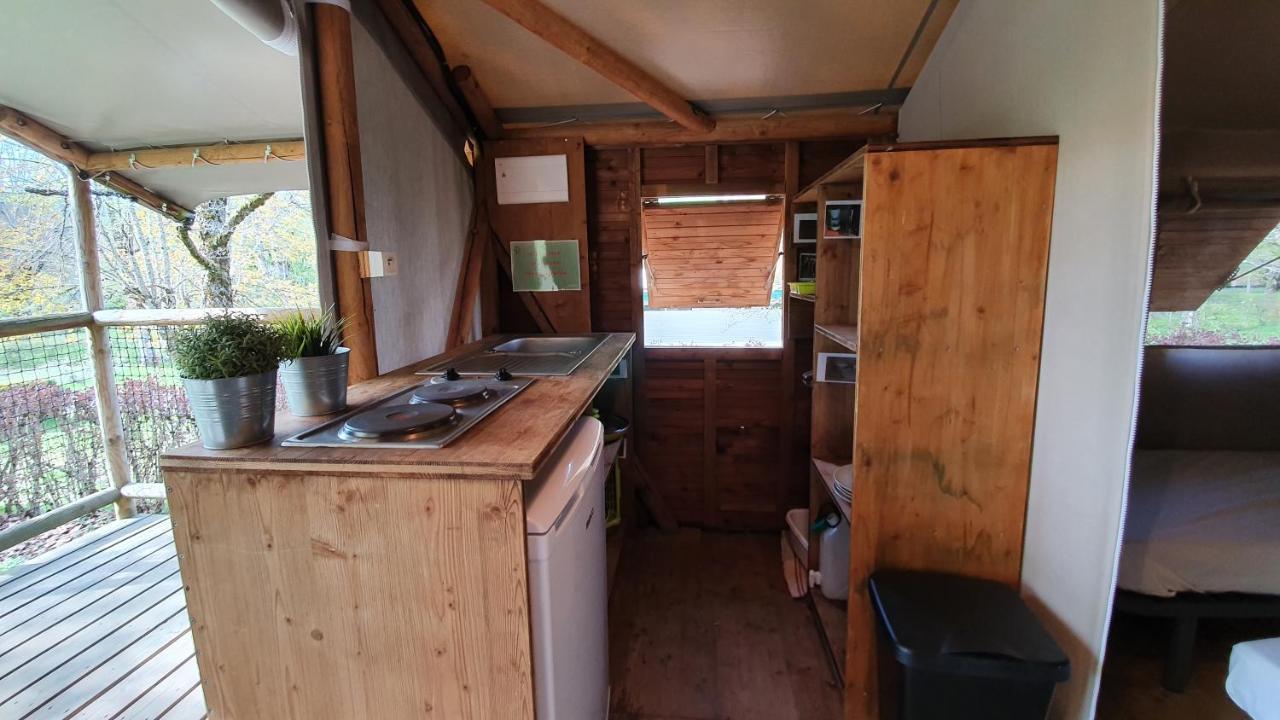 Camping Les Vernieres La Bourboule Sancy Bagian luar foto