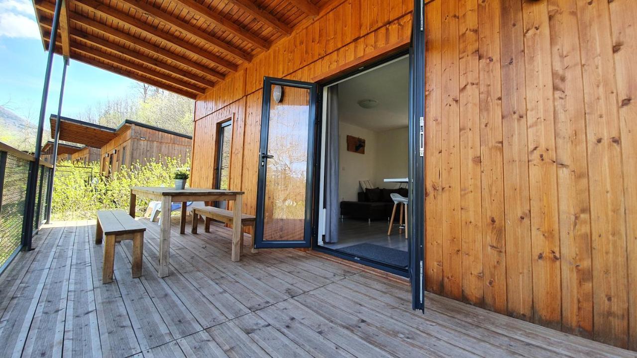 Camping Les Vernieres La Bourboule Sancy Bagian luar foto