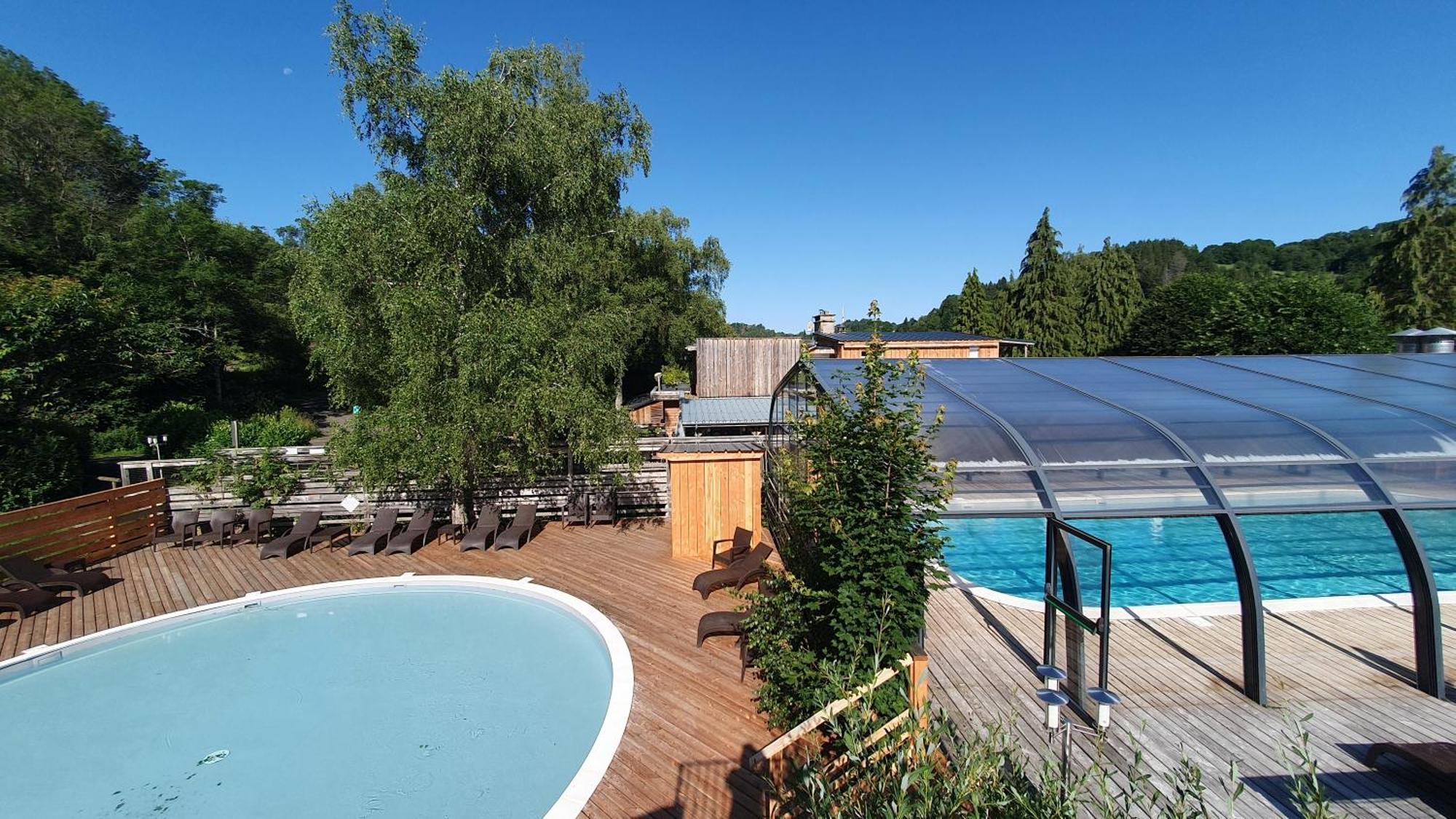 Camping Les Vernieres La Bourboule Sancy Bagian luar foto