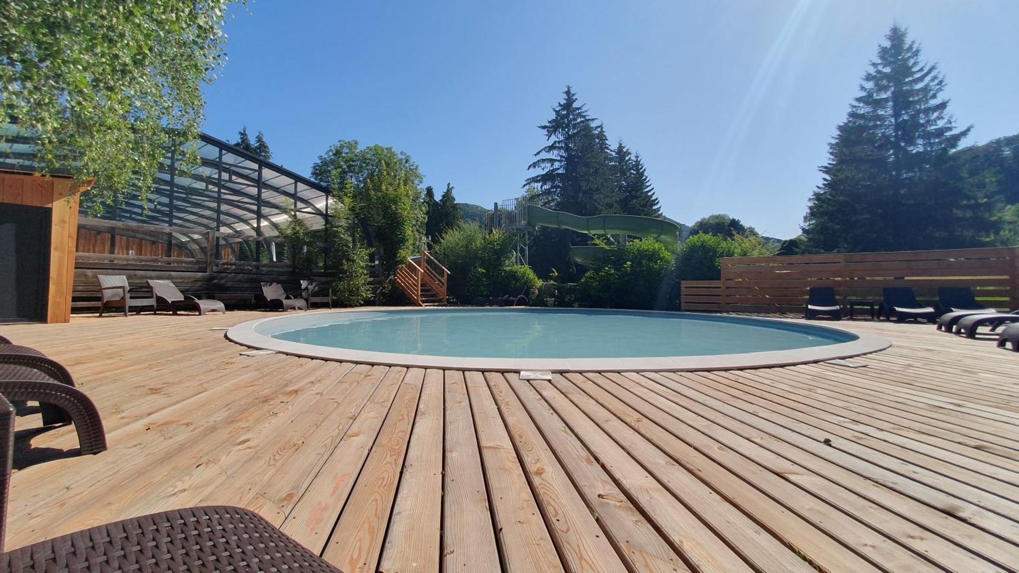 Camping Les Vernieres La Bourboule Sancy Bagian luar foto